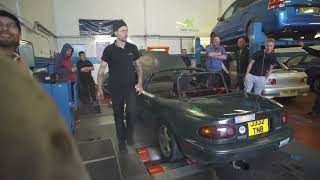 300hp Mazda MX5 spins on dyno rollers! Just a 1.6L