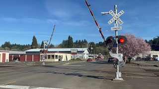 BNSF 5380 and 5710 North: Main St RR Crossing, Centralia, WA