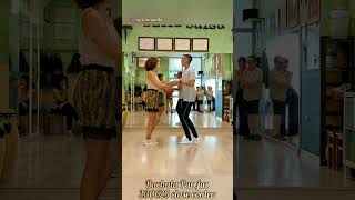 Clases de Bachata Parejas #shorts 230629 con conteo #salsa #bachata #tiktok @angelaimambo