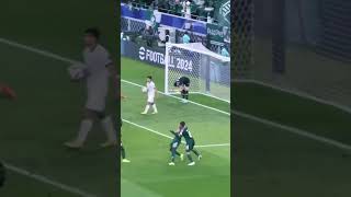 م يعرف الخوف من هذا فريقه السعوديه يتاهل لدور ١٦ بهدف عالمي من محمد كنو وهدف فيصل المنتخب يحلق عاليا