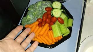 anybody thinking veggie platter???. it makes a great snack.🌎✌😀