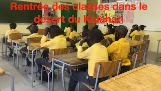 Rentrée des classes dans le désert du Kalahari - V12