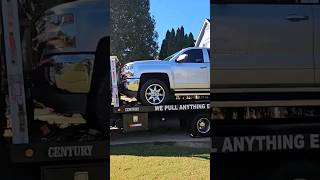 Towing A Chevy 1500 4 Door On Hino Rollback Flatbed Towtruck#viral#tow#fail#winchout#shorts#wrecker.