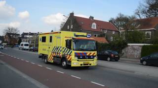 MICU 08-301 met spoed onderweg naar het UMC st. Radboud in Nijmegen