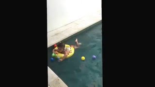 Swimming lesson from dad❤️(Necy 7 m& Rocky 21m)