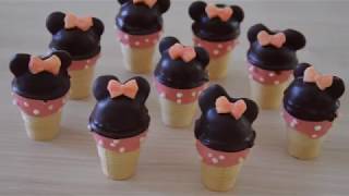 Minnie Maus mit Cake Pop Maker im Waffelbecher backen