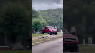 Over the hilltop  🤦🏻‍♂️￼#ford #busted #fyp #foryou #automobile #truck #viral #viralvideo #broken