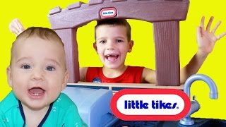 GIANT PLAY KITCHEN Cooking Baby Eli Make COOKIES Pretend Play + Fun Splashings