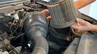 How to change the engine air filter on a 2003 Ford F-150