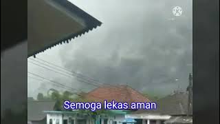 Semeru erupsi lagi, 04 Desember