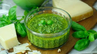 Salsa pesto casera y sin lactosa. Cómo hacer la auténtica receta italiana de pesto de albahaca