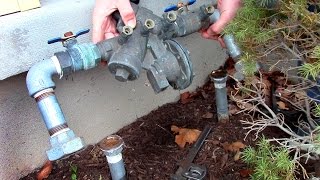 How to remove a backflow preventer