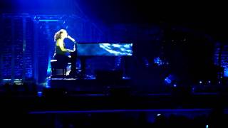 Alicia Keys (piano & voice) "Pray for forgiveness" live at the O2 Arena in London on 26/05/10