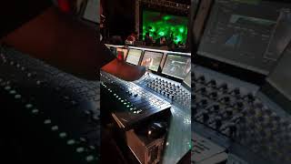 20 Laks Live Sound Mixer