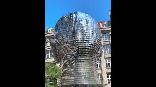 The Dancing House & Franz Kafka Statues