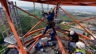 Arbeitssicherheit bei Amprion: Wie unsere Mitarbeiter die Höhenrettung am Mast trainieren