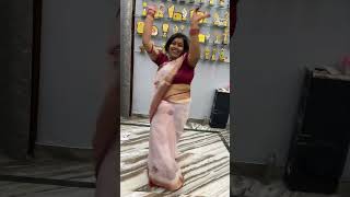 Mujhe naulakha manga de #dance #trending #shorts #reels #viral #shortvideo #naulakha #love