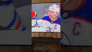 CONNOR MCDAVID GIVES THE OILERS THE LEAD #nhl #playoffs #youtubeshorts #youtube #mcdavid