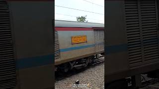 12803 || Hazrat Nizamuddin Swarna Jayanti Express VSKP - NZM Skip datia 130 KM/h #tracksounds #train