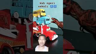 Mobil Di Serang Dinosaurus #shorts #dinosaurus #mobilmainan #truk #trukmainananakanak