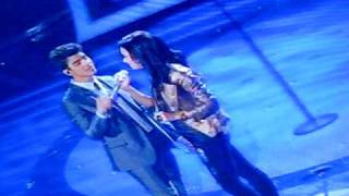 Joe Jonas and Demi Lovato Wake a wave live on American Idol march 24 2010