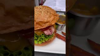 Oh Look 👀 Yummy Bacon Cheeseburger & Fries Sweet Potatoes #baconcheeseburger #trending #viralvideo