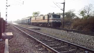 LGD WAP7 SATAVAHANA Honks and Tears Ghatkesar 100 kmph !!!