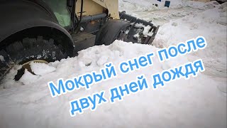 Приехал домой, а тут потоп. Два дня идёт дождь. Езжу по лужам