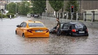 Horror in the capital of Turkey!! Sudden floods ⚠️ inundated the streets of Ankara!