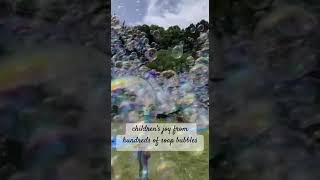 a real extravaganza of hundreds of bubbles / шоу мыльных шаров