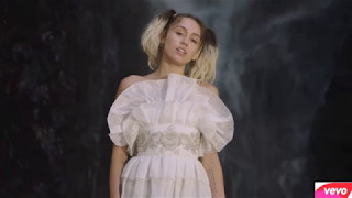 Malibu - Miley Cyrus (Lyrics) Subtitulos Español