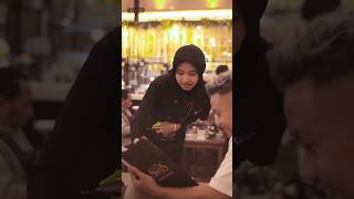 viral!! momen pacar ketahuan selingkuh di cafe !! ini yang terjadi.....