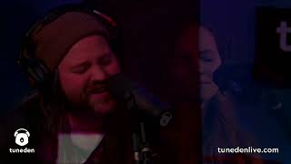 Live studio performance of New Moon by The Lovers