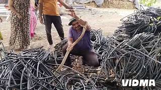 ठिबकच्या पाईप मध्ये लपलेला साप 🐍😱 कसा शोधून काढला बघा.शेतकरी बांधवांनी काळजी घ्या 🙏Snake In The Pipe