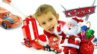 Babbo Natale ha portato Mega Pista e camion, Slime, Super Pigiamini personaggi, macchina di ghiaccio