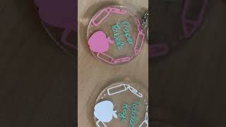 DIY Cricut permanent vinyl keychain idea