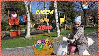 Caccia agli Ovetti Sorpresa al Parco Giochi! Surprise Egg Hunt at the Park!