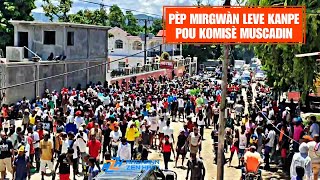 Men Kòman Moun Ap Met Ajenou Devan Pòtrè Komisè Muscadin - Gwo Mouvman Nan Miragwàn Kont Revokasyonl