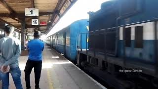 11003 Dadar Sawantwadi Road Tutari Express arrive at Kankavali Station