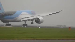 TUIFly boeing 787-8 really foggy landing