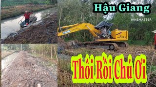 Xe Cuốc miền tây_máy đào kato đắp mô sầu riêng mà gặp mưa lớn thế là xong rồi