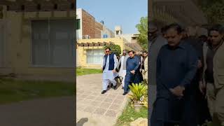 عمران خان اور عسمان بزدار کو الله پاک سلامت رکھے آمین۔#shortvideo #imrankhan #youtubeshorts #pti