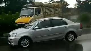 #road #exident || rain || || ahemdabad || b care full ||drive|| speed breck #car #truck #