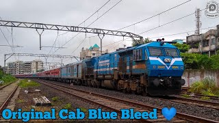 Krishnarajapuram OG cab Blue Bleed WDP-4 with 06588 Bikaner Yesvantpur Express