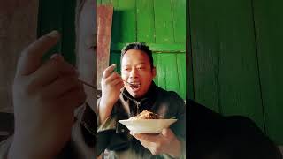 Sarapan Nasi Pecel Lauk Telur Dadar sebelum Ngonten Motovlog pakai HP