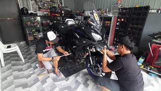 YAMAHA TRACER 900 CRASHBAR- HOW TO INSTALL BY RED MOTOSHIELD