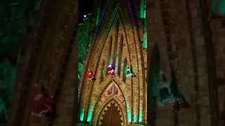 Natal luz em canela, descida do Papai Noel na igreja