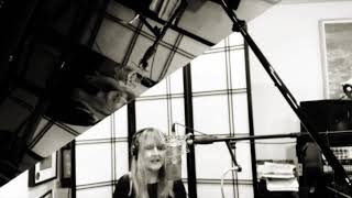 Donna Lewis -