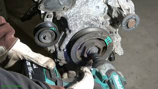 P13.  How to Disassemble the Engine Honda Civic 1.8: Crankshaft Pulley Bolt