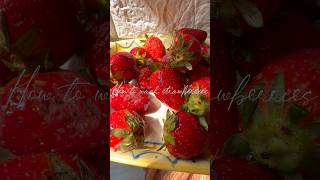 How to wash strawberries? #strawberry #foodhacks #hacks #kitchen #washing